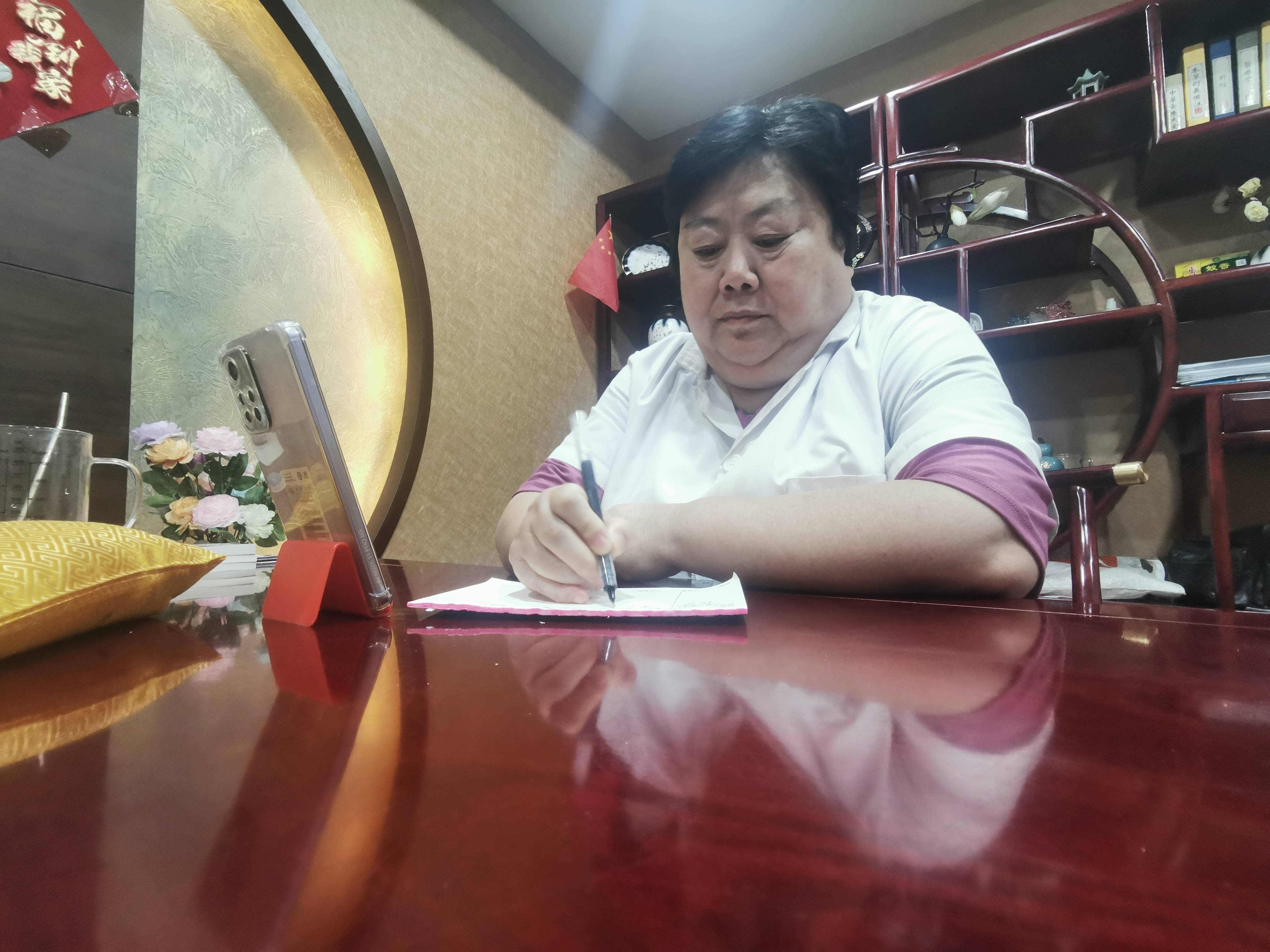 有什么方法约李慧英医生？