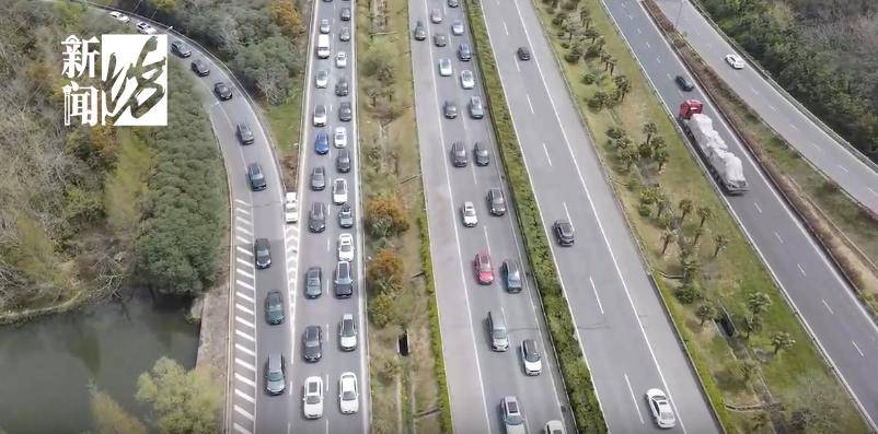 清明路上堵成猪肝红，"5个小时只动了800米，气笑了"