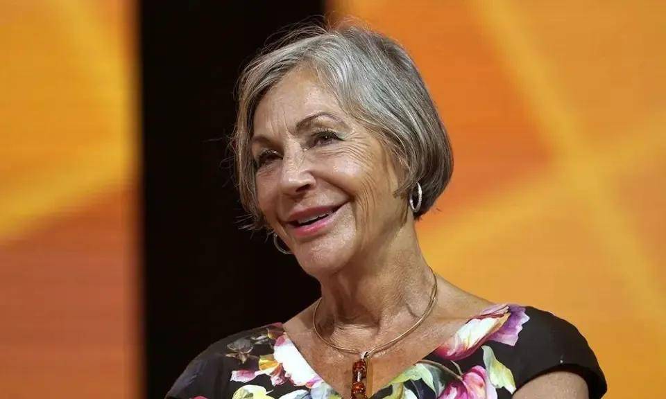 身家千亿美元的沃尔玛小公主：不上班，不生娃，只烧钱