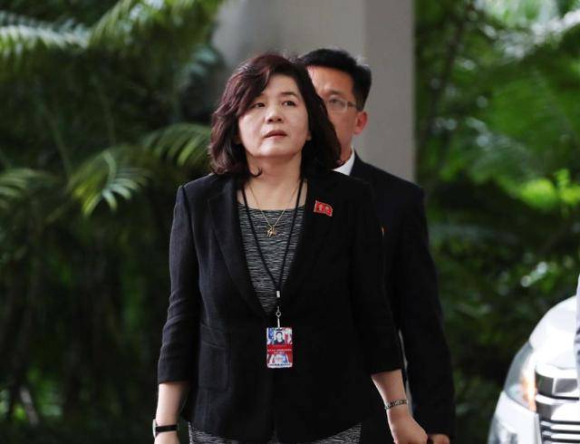 朝外相飞抵中国，有2件事要办！金正恩在阅兵前打出关键牌