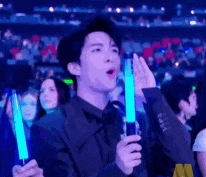 这场晚会台下简直是追星现场，名场面太多了吧？