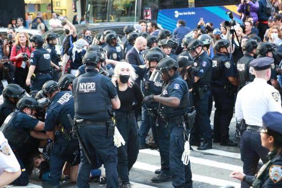 选情不利 纽约市长亚当斯放弃竞选连任