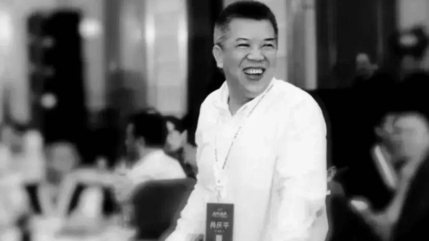 传宗馥莉被带走，娃哈哈董事会成员回应；资深天使投资人因车祸不幸离世；微信灰度测试一次性撤回全部消息；鸡排哥疑似成立工作室丨邦早报